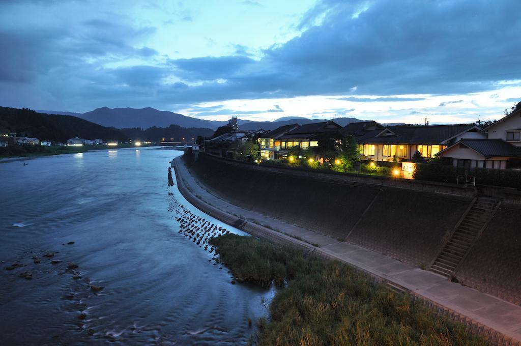 Hitoyoshi Ryokan Exteriér fotografie