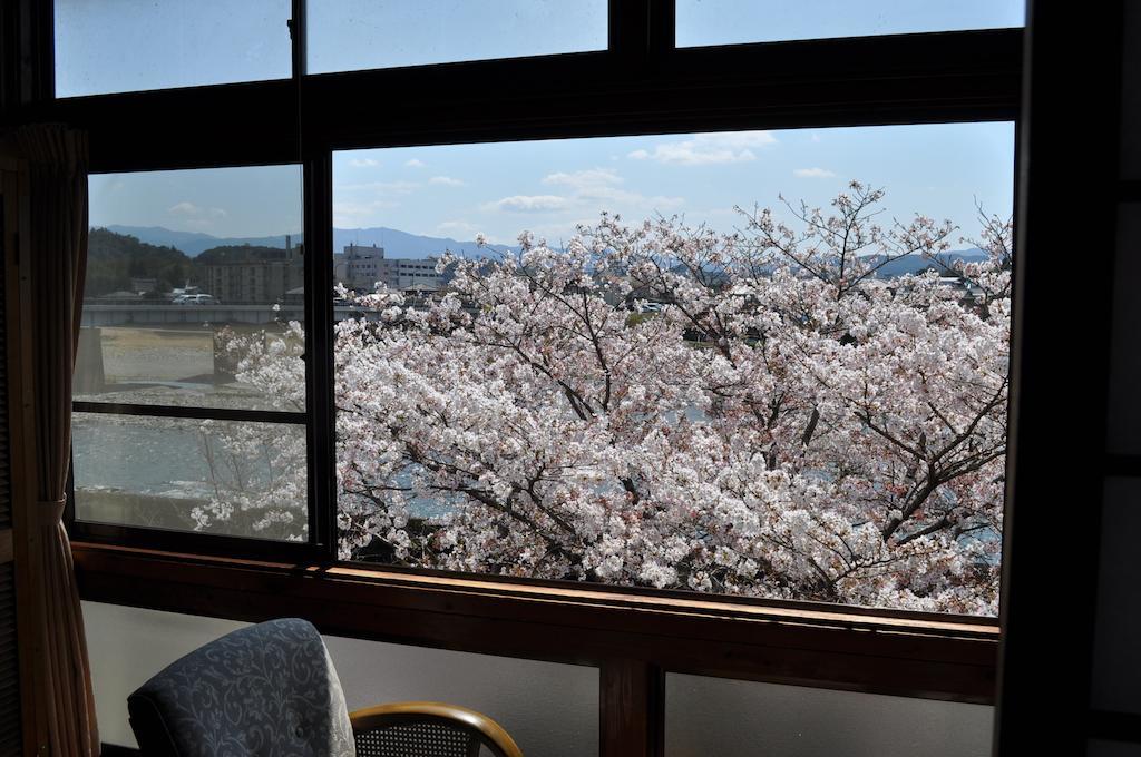 Hitoyoshi Ryokan Exteriér fotografie